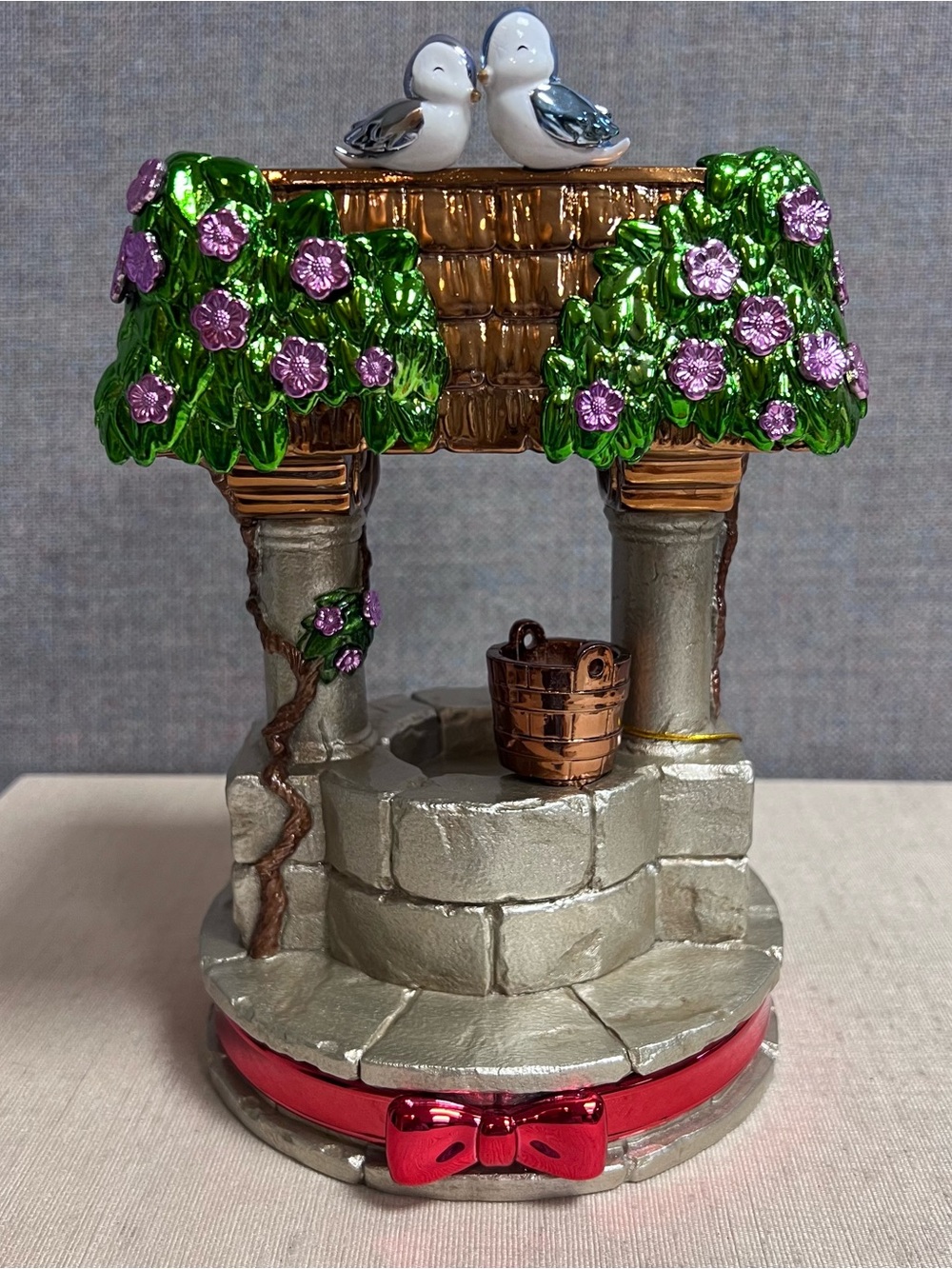 Bath & Body Works Snow White Pedestal 3-Wick Candle Holder NEW